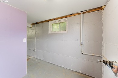 Charming home offering 2 bedrooms, 1 bathroom, and 1,536 square - photo 29