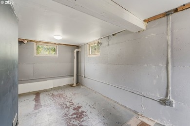 Charming home offering 2 bedrooms, 1 bathroom, and 1,536 square - photo 32