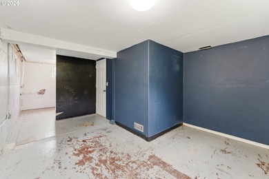 Charming home offering 2 bedrooms, 1 bathroom, and 1,536 square - photo 34