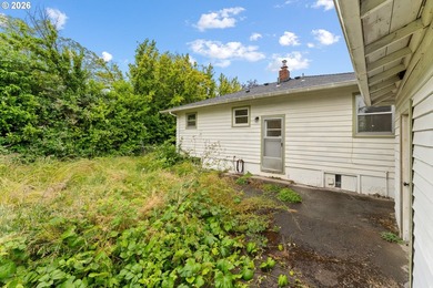 Charming home offering 2 bedrooms, 1 bathroom, and 1,536 square - photo 37