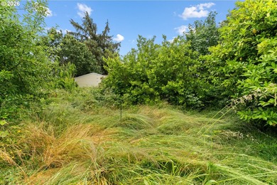 Charming home offering 2 bedrooms, 1 bathroom, and 1,536 square - photo 38