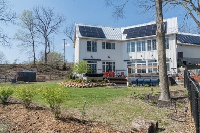 Additional listing photo 1