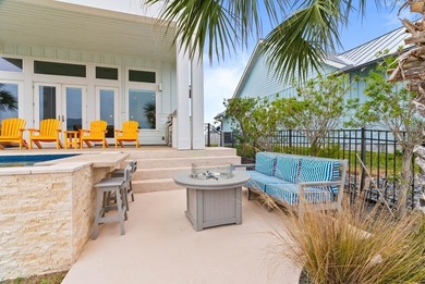 Welcome to your coastal retreat in the prestigious gated - photo 3