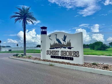 Welcome to SUNSET SHORES. Conveniently located off Loop 1781 and - photo 1