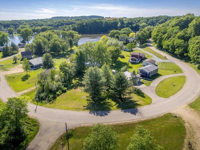 Level, easy-to-build lot on Lake Redstone with valuable - photo 15