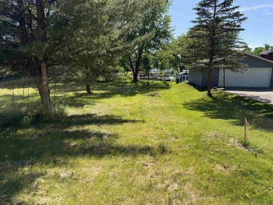 Level, easy-to-build lot on Lake Redstone with valuable - photo 18
