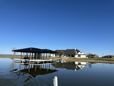 Lakehouse on PRIVATE PENINSULA - photo 16