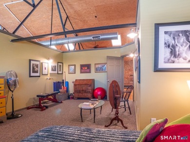A remarkable opportunity for someone who values dramatic space - photo 18