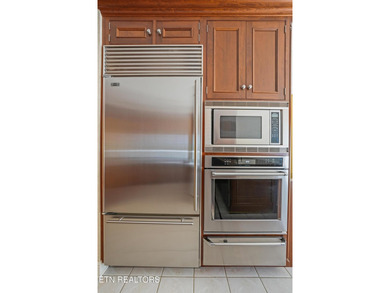 HIGHLY MOTIVATED SELLER! Move-in ready and meticulously - photo 22
