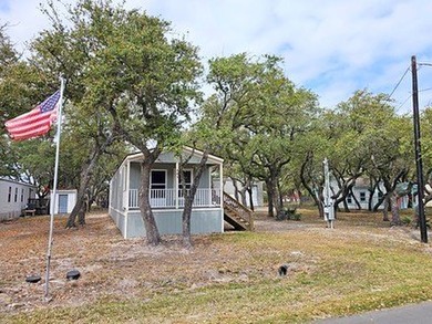 Possibilities ENDLESS!!! This unique property on 4 lots with - photo 2