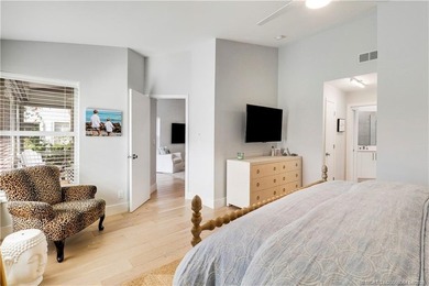 Seller motivated! Look no further-this meticulously maintained - photo 32
