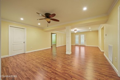HIGHLY MOTIVATED SELLER! Move-in ready and meticulously - photo 35