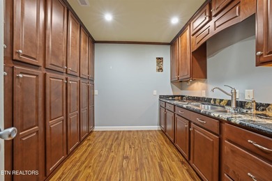 HIGHLY MOTIVATED SELLER! Move-in ready and meticulously - photo 36