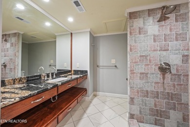 HIGHLY MOTIVATED SELLER! Move-in ready and meticulously - photo 37