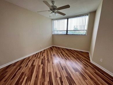 Welcome to this charming and well-located 1-bedroom, 1-bath - photo 5
