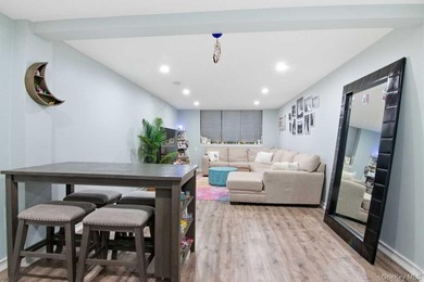 Welcome to this spacious, move-in-ready two-bedroom co-op - photo 4