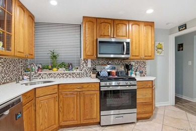 Welcome to this spacious, move-in-ready two-bedroom co-op - photo 10