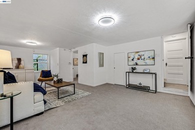 Charming bungalow, located on a cul-de-sac in the coveted - photo 22