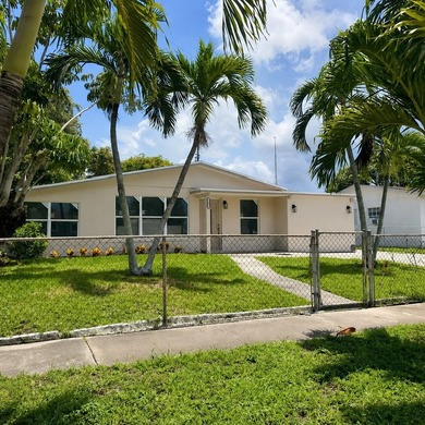 Beautifully Renovated 4-Bedroom, 2-Bath Home, No HOA! Discover - photo 1
