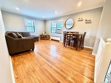 (private lake, pond, coastal) Home For Sale in Bayside New York