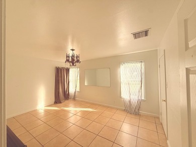 Investment opportunity in the heart of Rockport! This 2-bedroom - photo 3