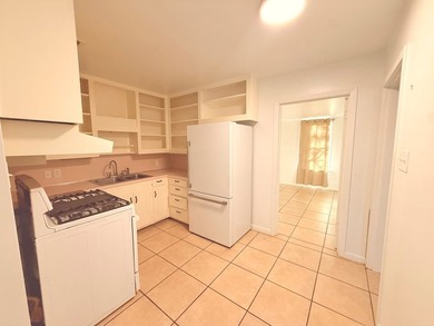 Investment opportunity in the heart of Rockport! This 2-bedroom - photo 5
