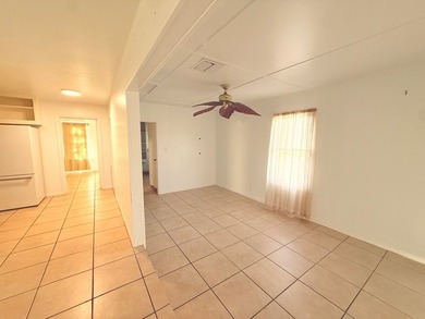 Investment opportunity in the heart of Rockport! This 2-bedroom - photo 6