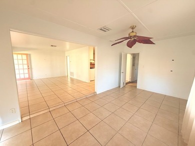 Investment opportunity in the heart of Rockport! This 2-bedroom - photo 7