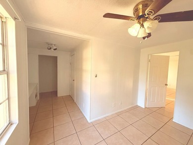 Investment opportunity in the heart of Rockport! This 2-bedroom - photo 10