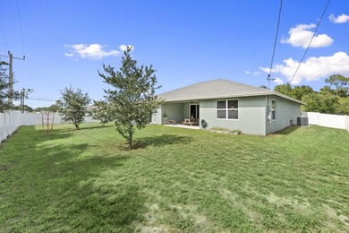 Welcome to this beautifully maintained 3-bedroom, 2-bathroom - photo 10