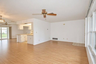 Virtually Staged. Desirable South Venice Home! This thoughtful 3 - photo 12