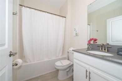Beautiful 5-bedroom, 5-bathroom vacation home featuring two - photo 18