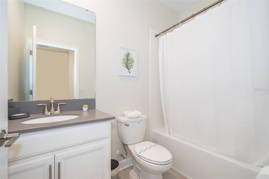 Beautiful 5-bedroom, 5-bathroom vacation home featuring two - photo 19