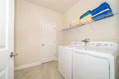 Beautiful 5-bedroom, 5-bathroom vacation home featuring two - photo 22