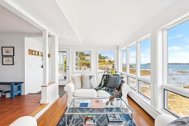 Perched like the prow of a ship with panoramic waterfront vistas - photo 7