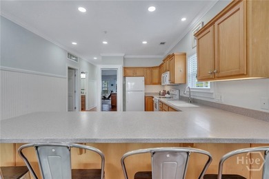 ACTIVE AND DESIRED Short term vacation rental!! Stunning Ocean