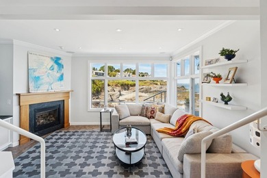 Perched like the prow of a ship with panoramic waterfront vistas - photo 10