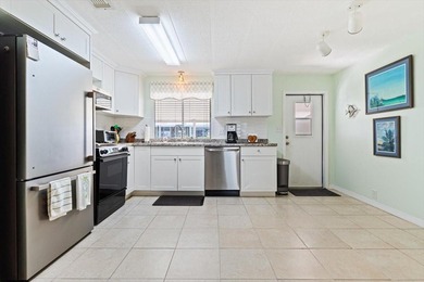Welcome to this charming manufactured home located in Highland - photo 7