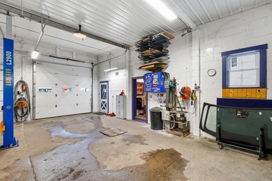 Rare opportunity to own a commercial property with great - photo 10