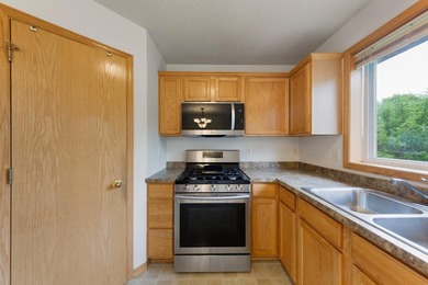 Looking for a move-in-ready end-unit townhome! Look no - photo 21