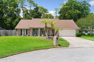 Gorgeous custom 4 bedrm. brick home by Glen Reynolds located on - photo 2