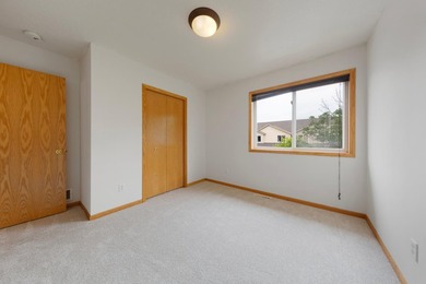 Looking for a move-in-ready end-unit townhome! Look no - photo 31