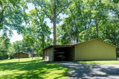 Lake properties like this are hard to find This sturdy log home - photo 32