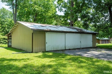 Lake properties like this are hard to find This sturdy log home - photo 33