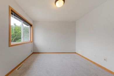 Looking for a move-in-ready end-unit townhome! Look no - photo 33