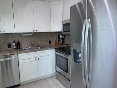 Bright ground-floor corner unit, partially furnished, featuring - photo 1