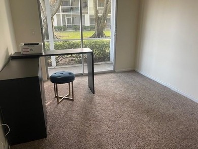 Bright ground-floor corner unit, partially furnished, featuring - photo 7