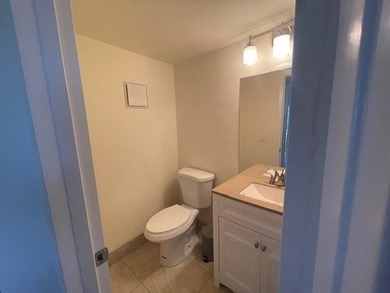 Bright ground-floor corner unit, partially furnished, featuring - photo 8