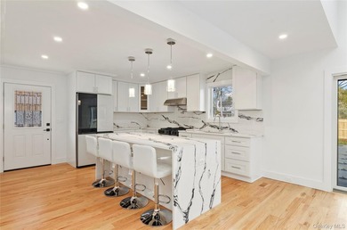 Stunning Newly Renovated Home in Hampton Bays! Welcome to this - photo 5