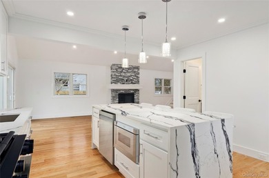 Stunning Newly Renovated Home in Hampton Bays! Welcome to this - photo 6